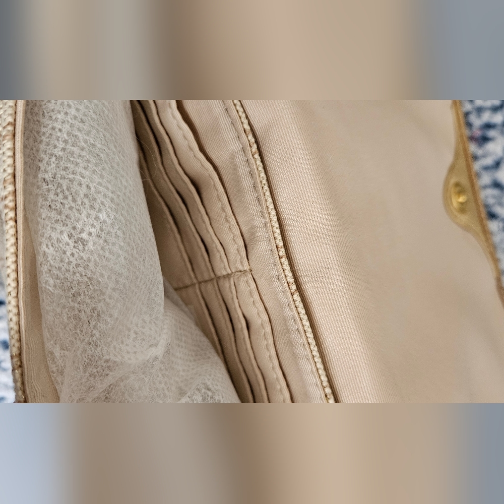 Coach wristlet bag. - Picture 4 of 9